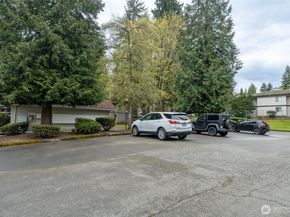 12505 NE 117th Place J7, Kirkland WA 98034
