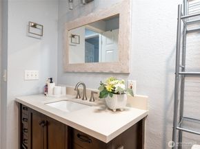 12505 NE 117th Place J7, Kirkland WA 98034