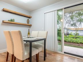 12505 NE 117th Place J7, Kirkland WA 98034