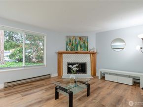12505 NE 117th Place J7, Kirkland WA 98034