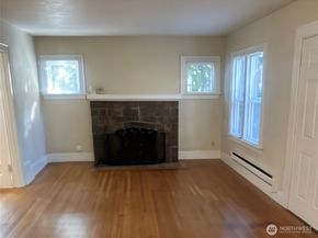 7822 NE Lake City Way NE, Seattle WA 98115