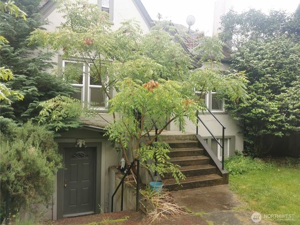 7822 NE Lake City Way NE, Seattle WA 98115