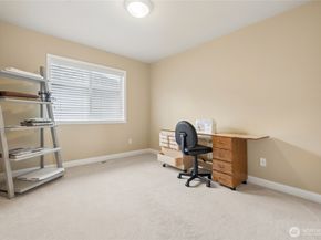 6701 W Crest View Loop SE, Snoqualmie WA 98065