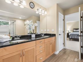6701 W Crest View Loop SE, Snoqualmie WA 98065