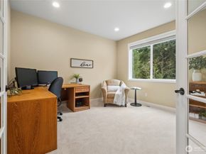 6701 W Crest View Loop SE, Snoqualmie WA 98065
