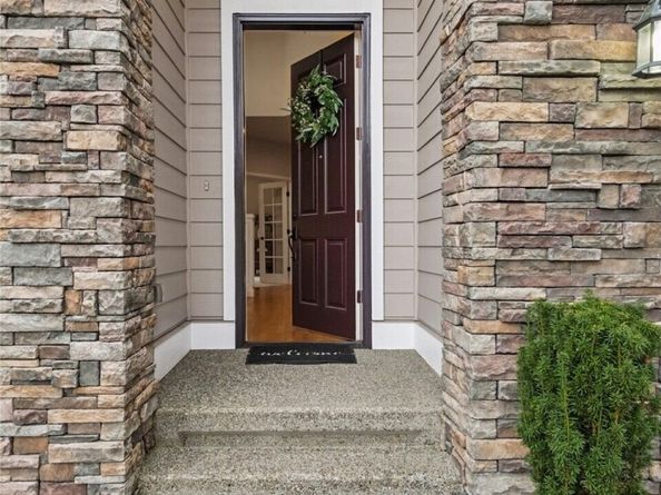6701 W Crest View Loop SE, Snoqualmie WA 98065