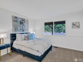 8402 SE 53rd Place, Mercer Island WA 98040