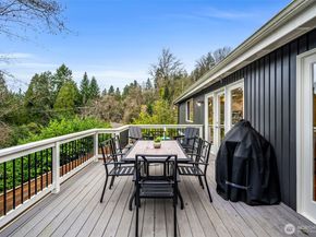8402 SE 53rd Place, Mercer Island WA 98040