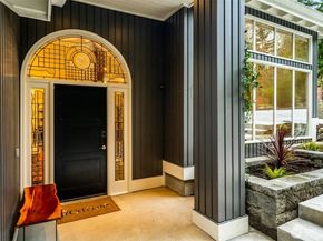 8402 SE 53rd Place, Mercer Island WA 98040