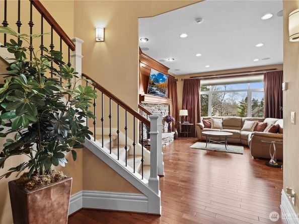 2262 NW Fall Line Lane, Issaquah WA 98027