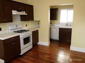 1921 44 Avenue SW, Seattle WA 98116