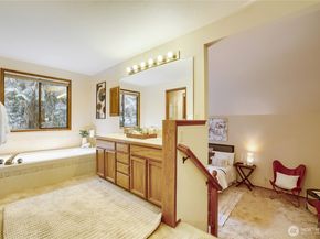 20525 NE 68th Street, Redmond WA 98053