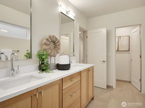 1410 N 47th Street A, Seattle WA 98103