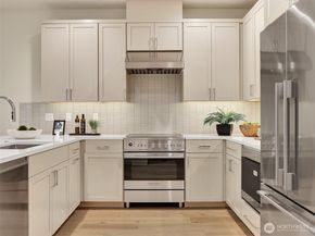 1410 N 47th Street A, Seattle WA 98103