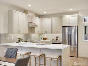 1410 N 47th Street A, Seattle WA 98103