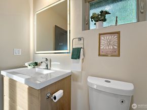4586 22nd Avenue SW, Seattle WA 98106