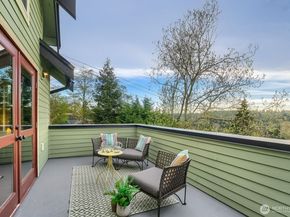 4586 22nd Avenue SW, Seattle WA 98106