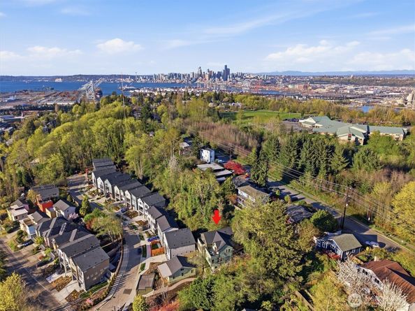 4586 22nd Avenue SW, Seattle WA 98106