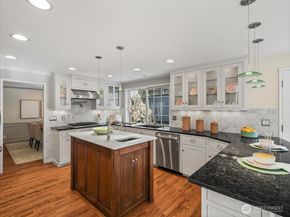 8255 SE 59th Street, Mercer Island WA 98040