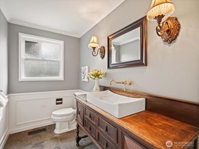 8255 SE 59th Street, Mercer Island WA 98040