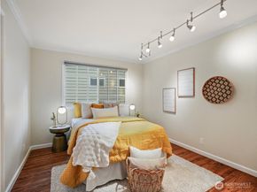 8255 SE 59th Street, Mercer Island WA 98040
