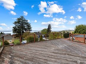 6901 40th Avenue SW, Seattle WA 98136