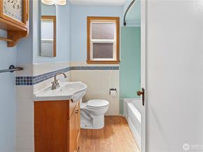 6901 40th Avenue SW, Seattle WA 98136