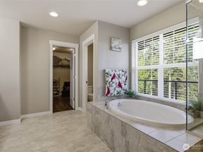 33852 56th Place S, Auburn WA 98001