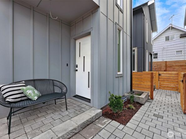 2006 B 19th Avenue S, Seattle WA 98144
