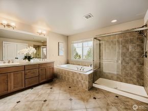 2972 NE Marquette Way, Issaquah WA 98029