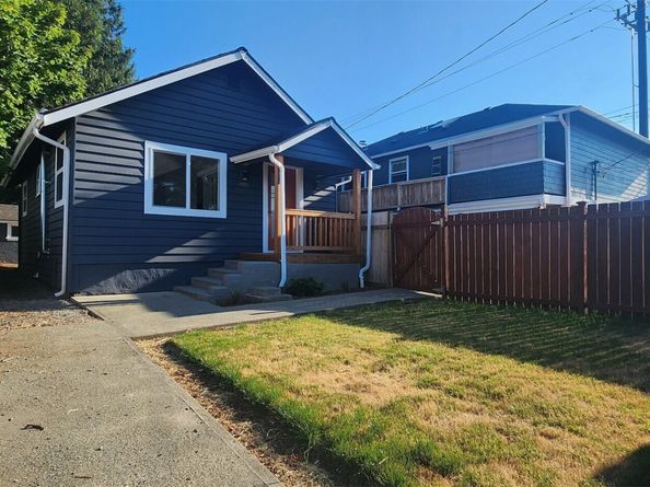 323 SW 108th Street, Seattle WA 98146