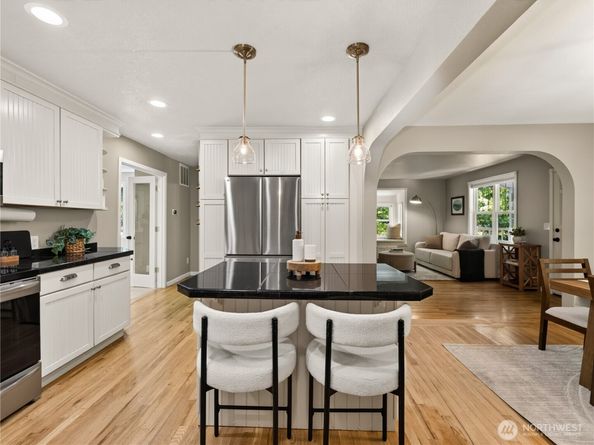 420 222nd Avenue NE, Sammamish WA 98074