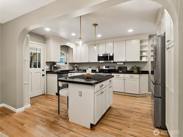 420 222nd Avenue NE, Sammamish WA 98074