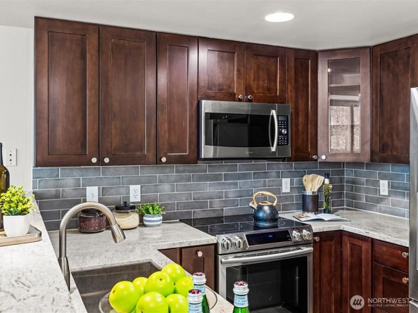 177 107th Avenue NE 816, Bellevue WA 98004