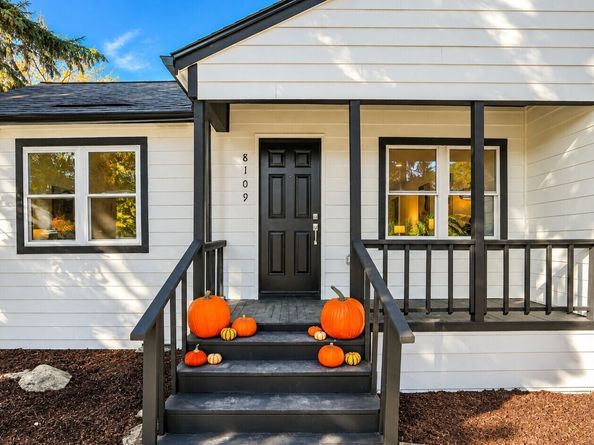 8109 17th Avenue SW, Seattle WA 98106