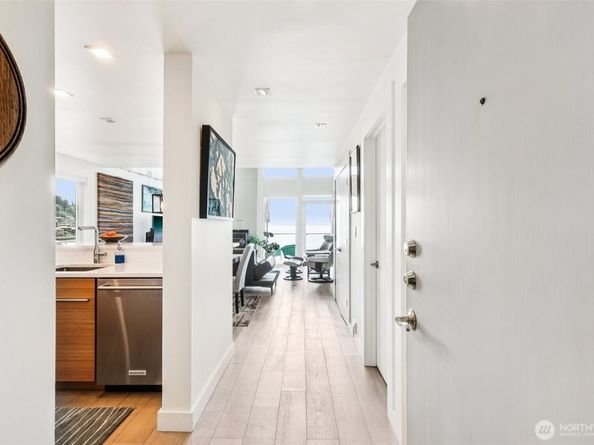 3717 Beach Drive SW 316, Seattle WA 98106