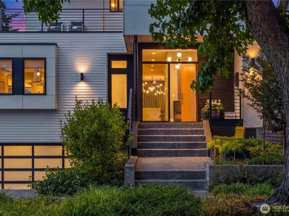 3215 39th Avenue W, Seattle WA 98199