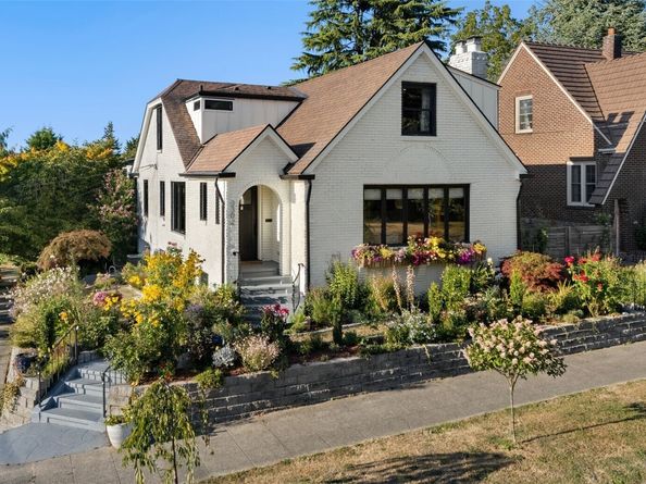 3302 E Pine Street, Seattle WA 98122