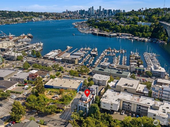 955 N 35th Street, Seattle WA 98103