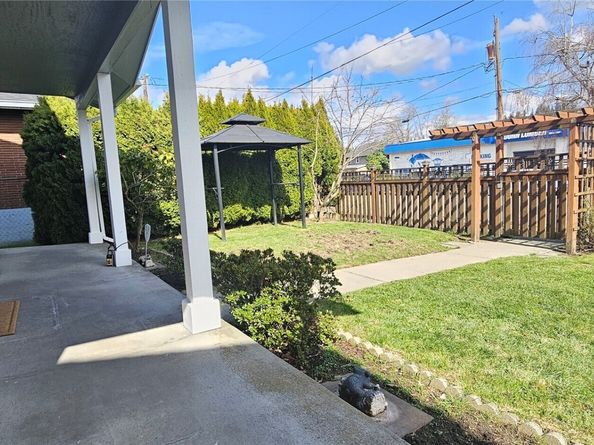 209 Factory Avenue N, Renton WA 98057