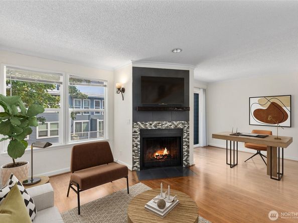 6707 204th Street SW 205, Lynnwood WA 98036