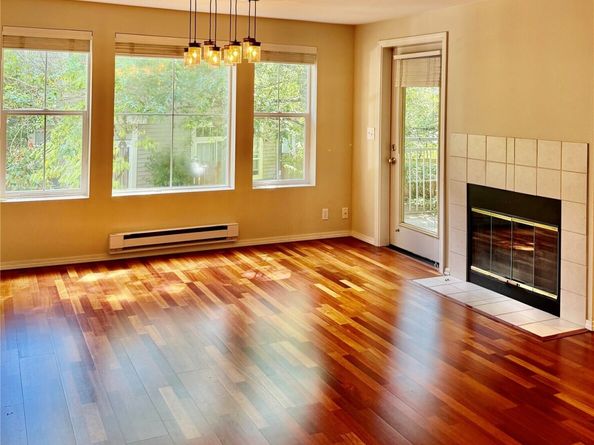 4421 249th Terrace SE 11202, Sammamish WA 98029