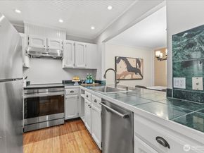 14702 NE 51st Street A2, Bellevue WA 98007