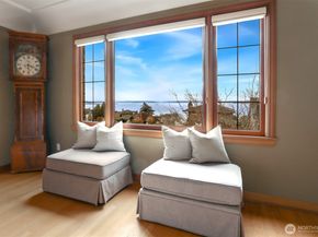 2301 Rosemont Place W, Seattle WA 98199