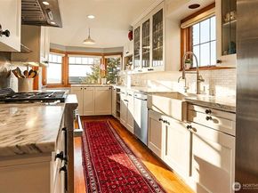 2301 Rosemont Place W, Seattle WA 98199