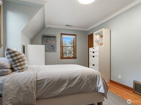 2301 Rosemont Place W, Seattle WA 98199