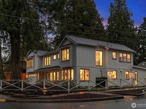 11204 108th Ave NE, Kirkland WA 98033