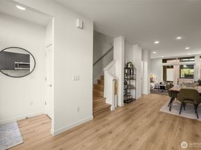 8323 B 12th Avenue NW, Seattle WA 98117