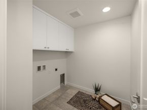 8323 B 12th Avenue NW, Seattle WA 98117