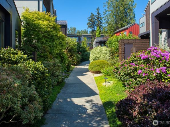 449 Sprout Path NW, Bainbridge Island WA 98110